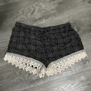 medium geometric mini shorts